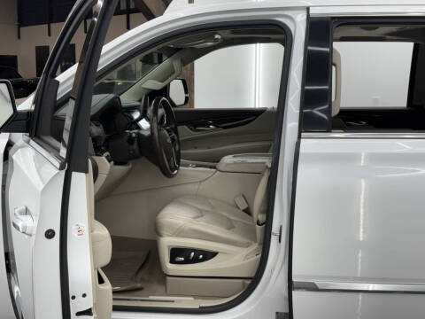 2017 Cadillac Escalade Luxury