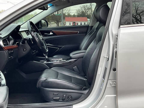 2017 Kia Cadenza Premium