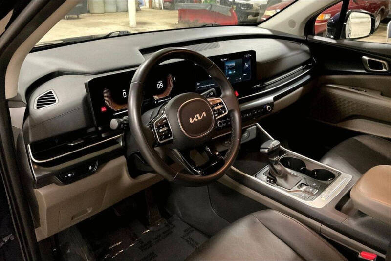 2025 Kia Carnival 13