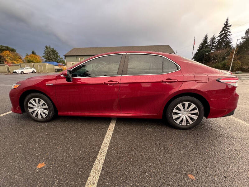 2020 Toyota Camry Hybrid LE