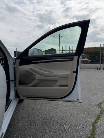 2018 Genesis G90 3.3T Premium