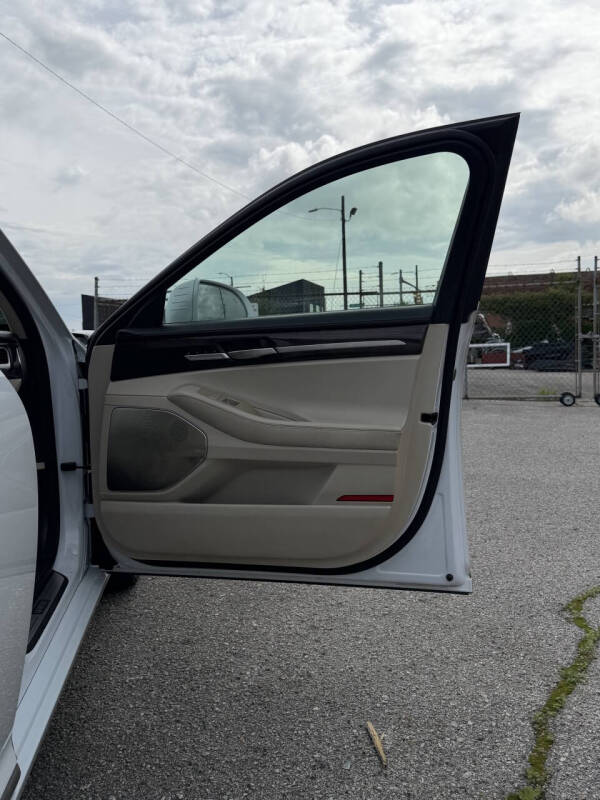2018 Genesis G90 3.3T Premium