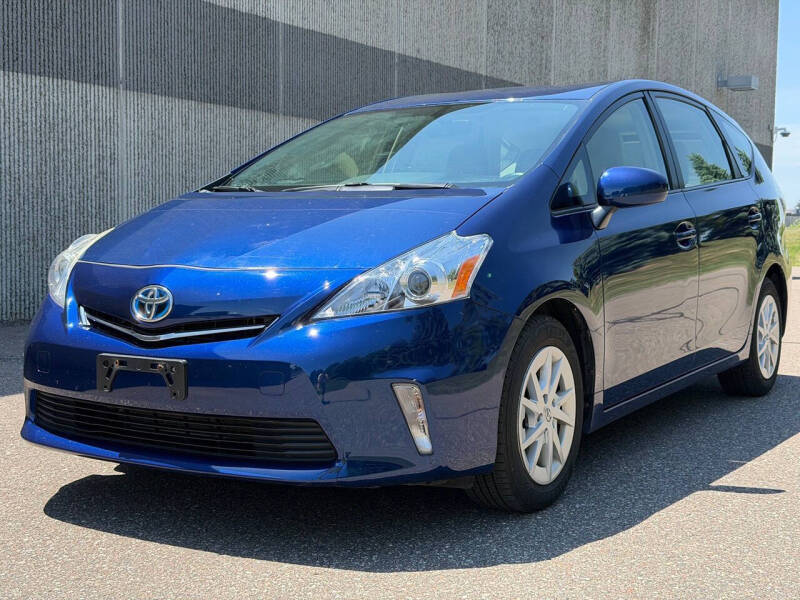 2012 Toyota Prius v Two