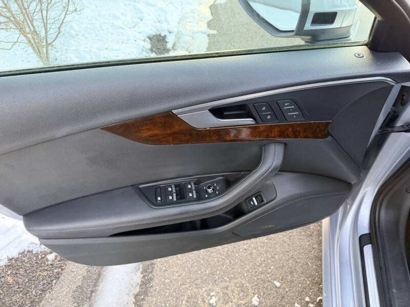 2019 Audi A4 quattro Premium Plus 45 TFSI