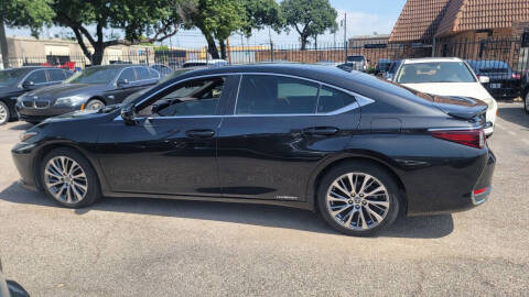 2019 Lexus ES 300h