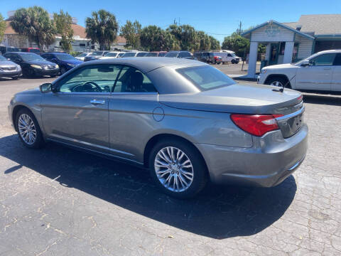 2013 Chrysler 200 Limited