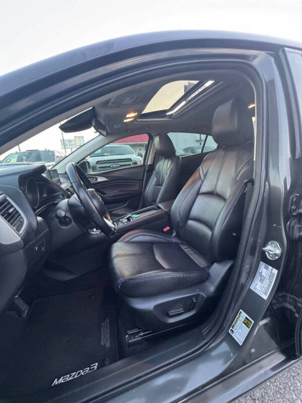 2018 Mazda MAZDA3 Touring