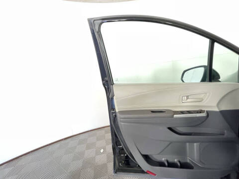 2023 Toyota Sienna LE 8-Passenger