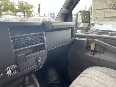 2025 Chevrolet Express 2500