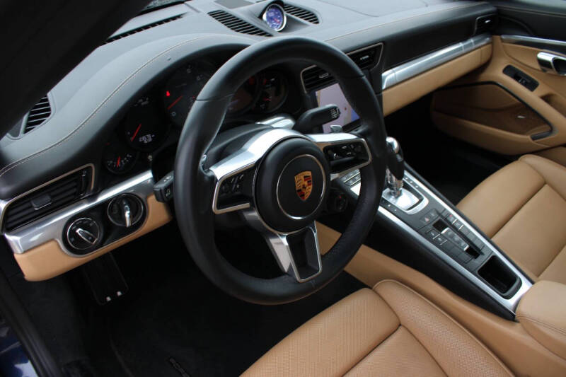 2018 Porsche 911 Carrera