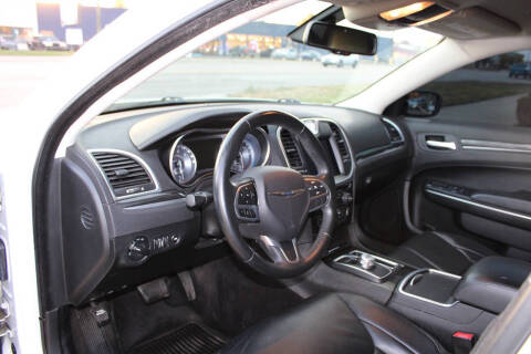 2017 Chrysler 300 Limited