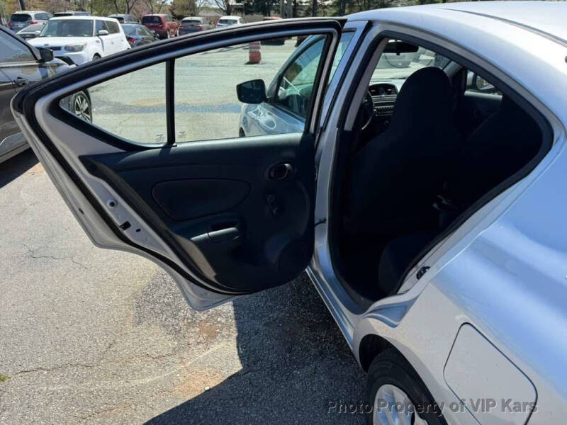 2017 Nissan Versa 1.6 S Plus