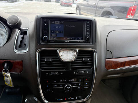 2012 Chrysler Town and Country Touring
