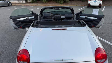 2004 Ford Thunderbird Deluxe