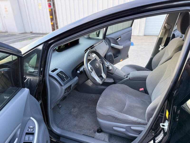 2010 Toyota Prius III