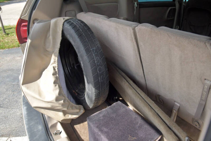 2005 Toyota Sienna LE 7 Passenger