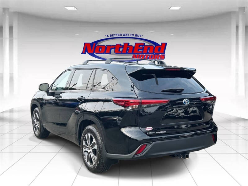 2022 Toyota Highlander Hybrid XLE