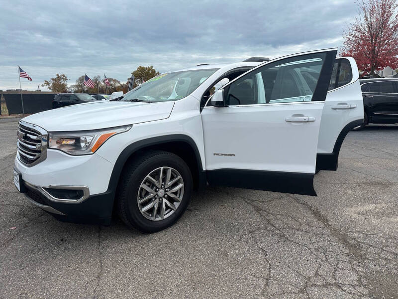 2017 GMC Acadia SLE-2