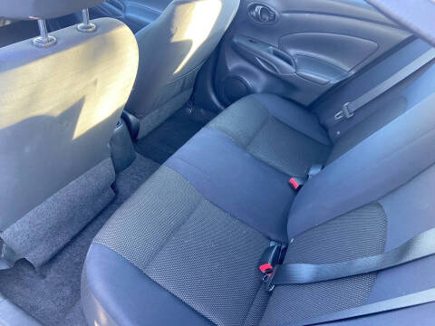 2012 Nissan Versa 1.6 SV