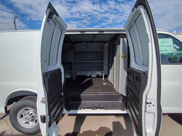 2025 Chevrolet Express 2500