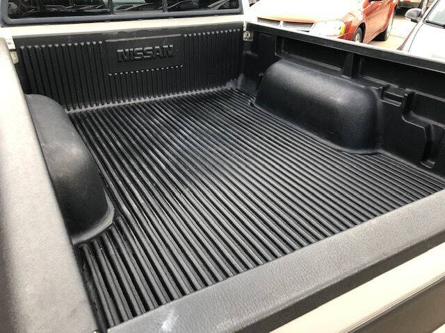 1999 Nissan Frontier XE-V6