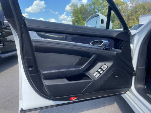 2016 Porsche Panamera