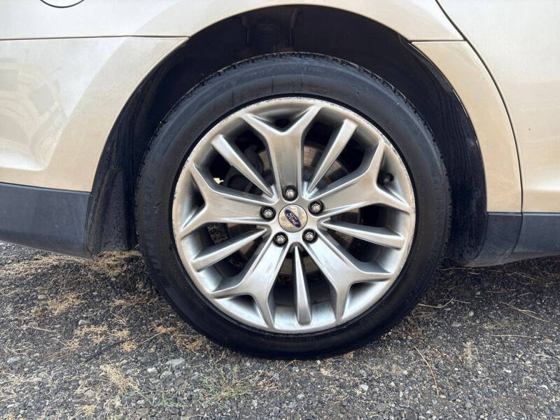 2018 Ford Taurus Limited