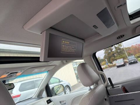 2012 Toyota Sienna Limited 7-Passenger