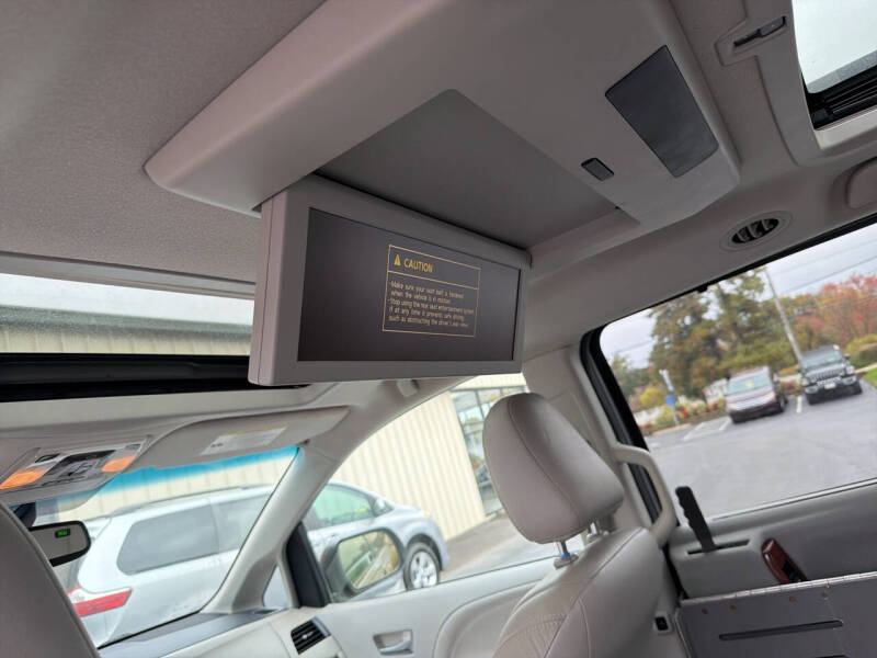 2012 Toyota Sienna Limited 7-Passenger