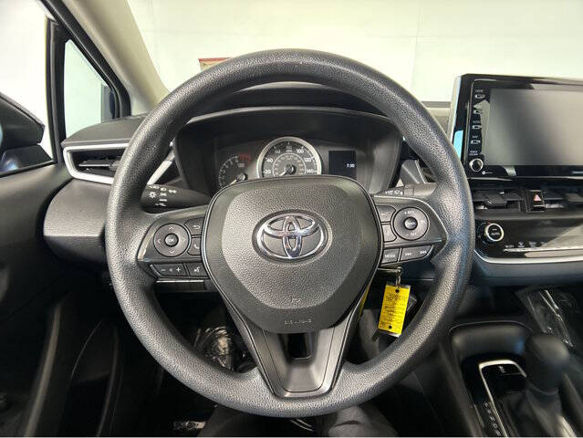 Used 2021 Toyota Corolla LE with VIN 5YFEPMAE6MP241012 for sale in Madison, WI