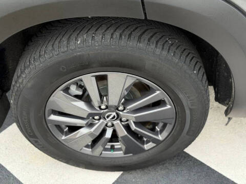 2022 Nissan Pathfinder SV