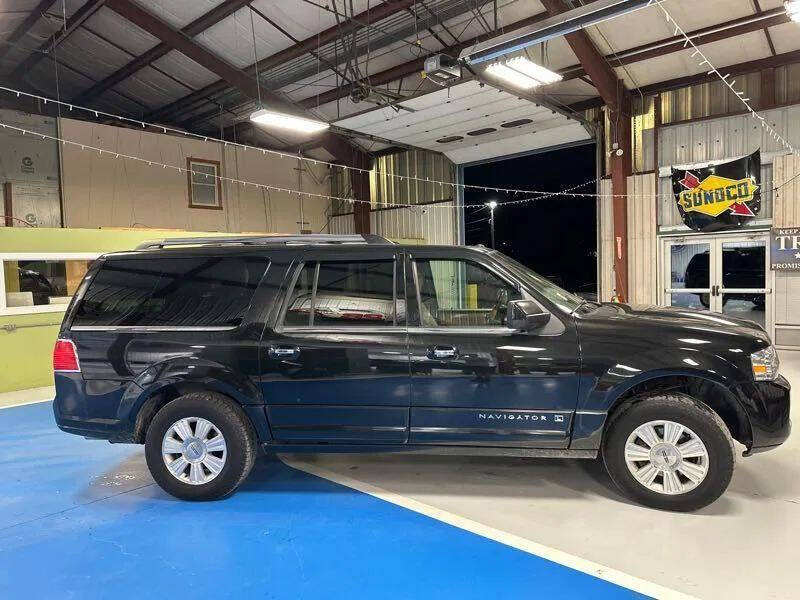 2011 Lincoln Navigator L