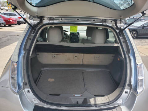 2011 Nissan LEAF SV