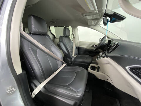 2022 Chrysler Pacifica Touring L