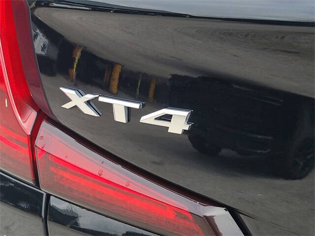 2023 Cadillac XT4 Premium Luxury