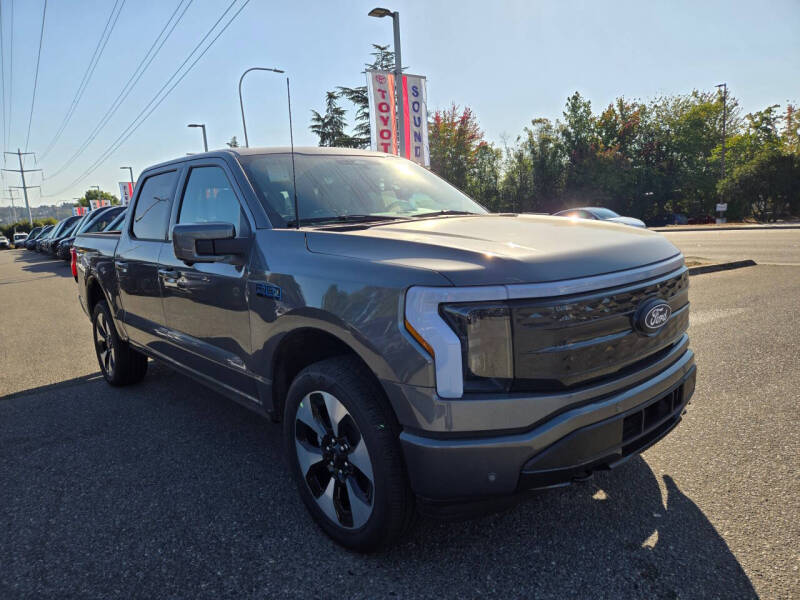 2025 Ford F-150 Lightning Platinum