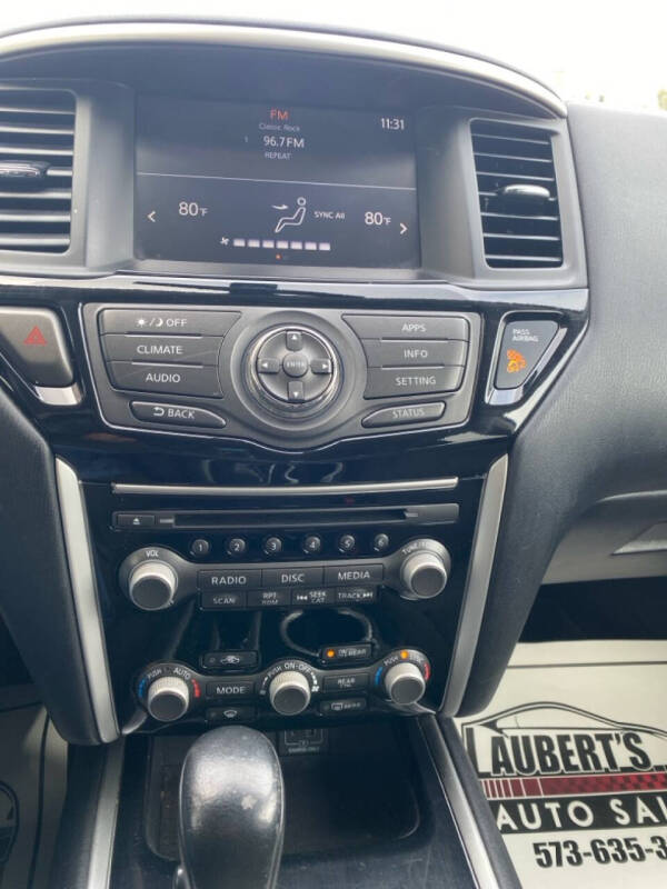 2020 Nissan Pathfinder SV