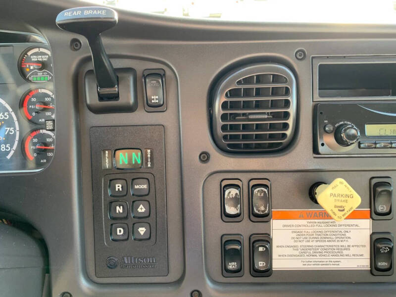 2014 Freightliner M2 106