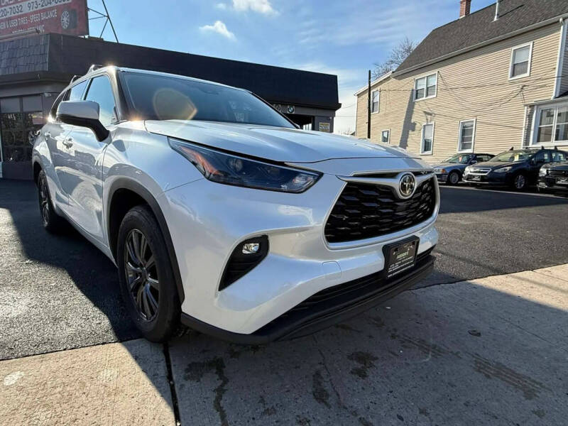 2022 Toyota Highlander LE