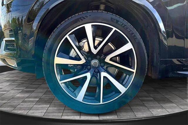 2019 Volvo XC90 T6 Momentum