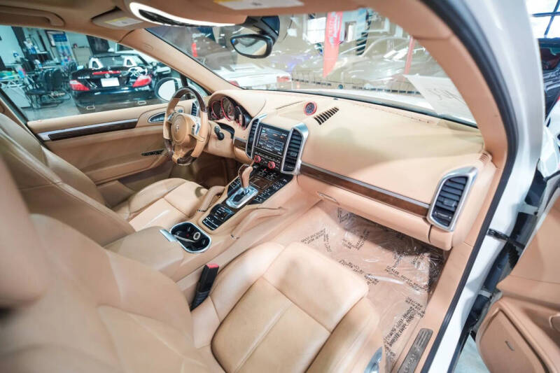 2014 Porsche Cayenne S Hybrid