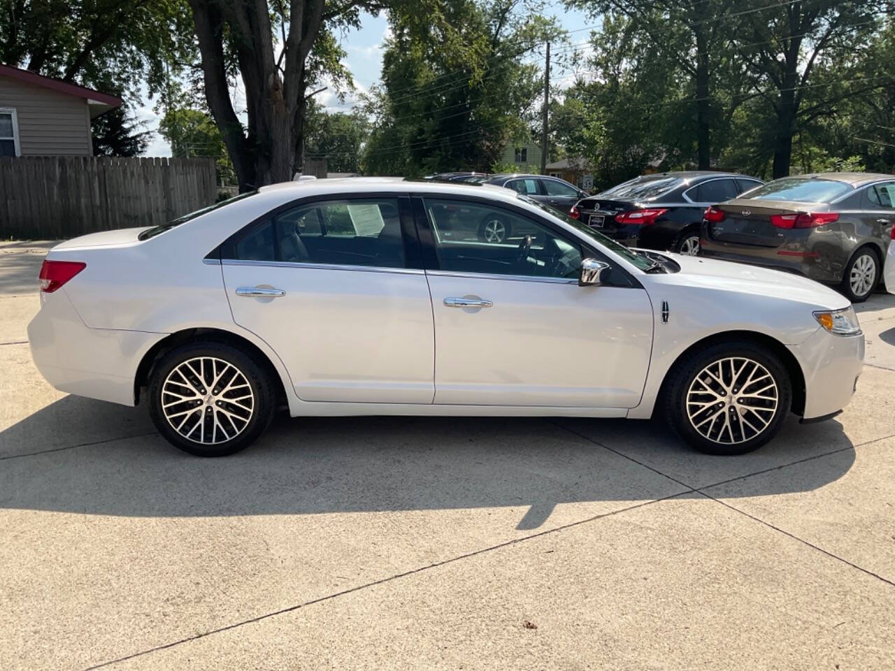 2010 Lincoln MKZ for sale at Auto Connection in Waterloo, IA