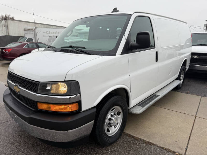 2020 Chevrolet Express Cargo Work Van's photo