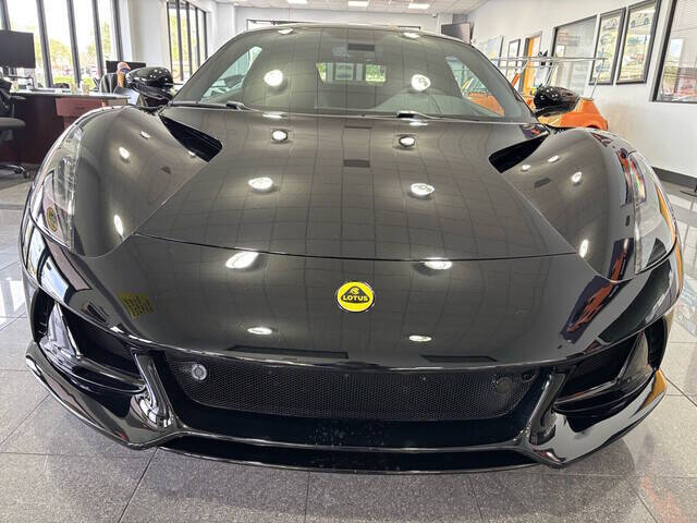 2024 Lotus Emira 18