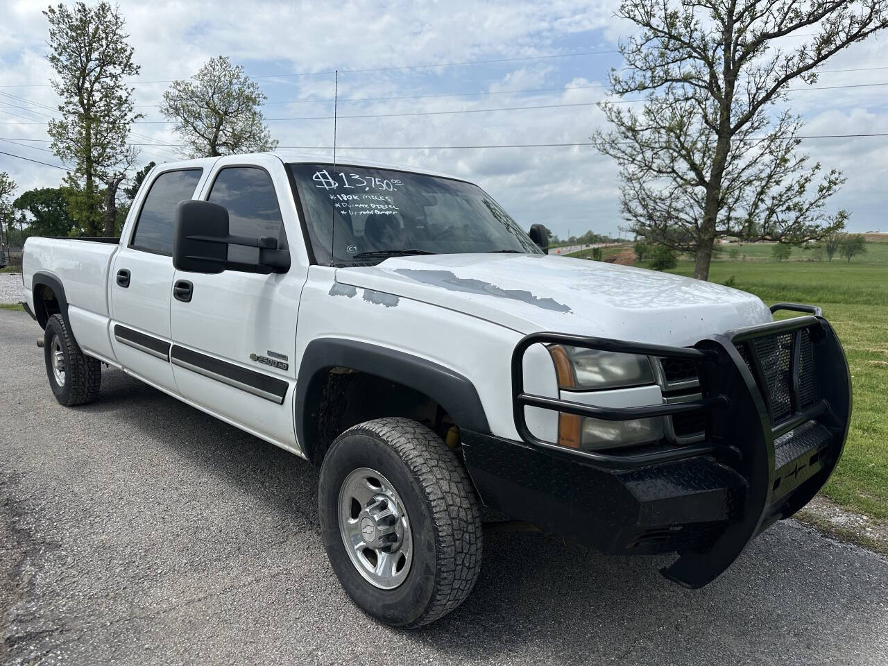 White 2006 Chevrolet Silverado 2500HD LS LS 4dr Crew Cab LB 2