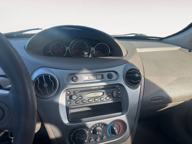 2005 Saturn Ion 2