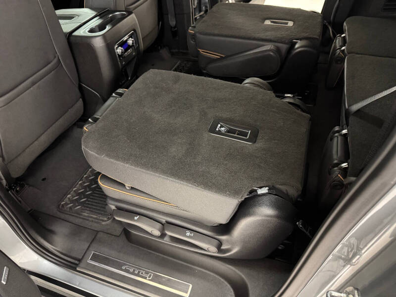 2023 GMC Yukon XL AT4