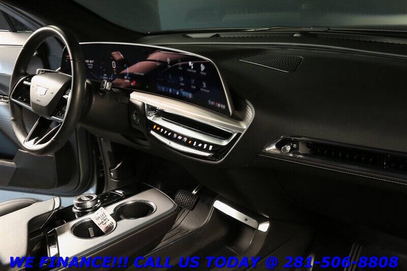 2024 Cadillac LYRIQ Tech