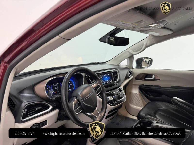 2020 Chrysler Voyager LXi