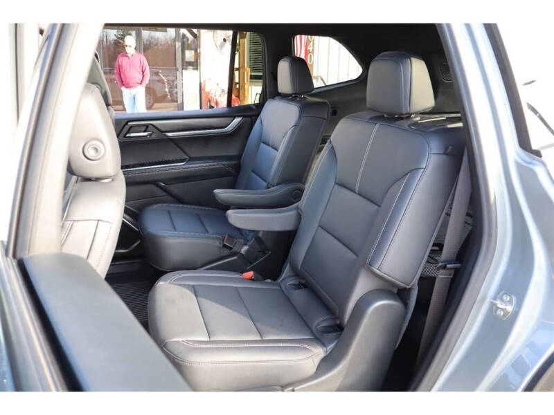 2024 GMC Acadia Elevation
